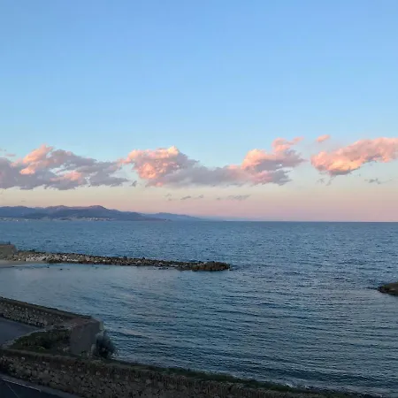 Appartement Amazing Renovated Flat Sea Front Old Town Antibes